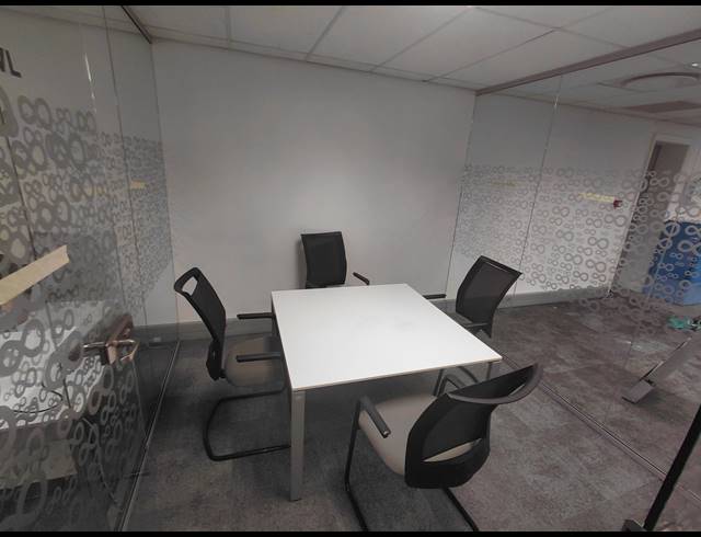 275M² OFFICE TO LET IN MAGALIESSIG